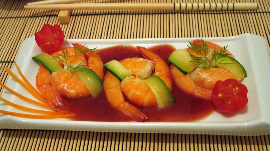 El uso de salsas suaves y de especias es propio de la gastronomía cantonesa.