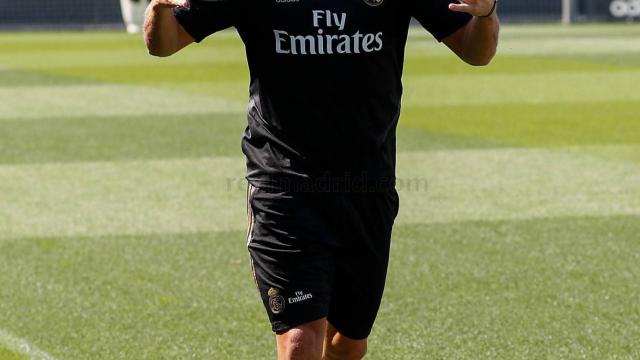 Hazard entrenando sonriente en Valdebebas.