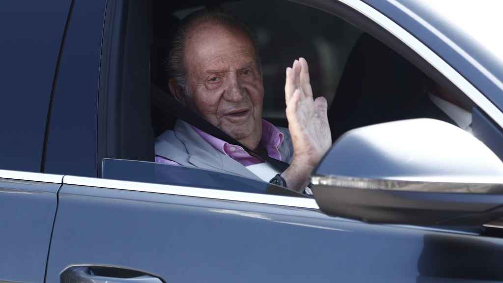 Juan Carlos a su salida del hospital.