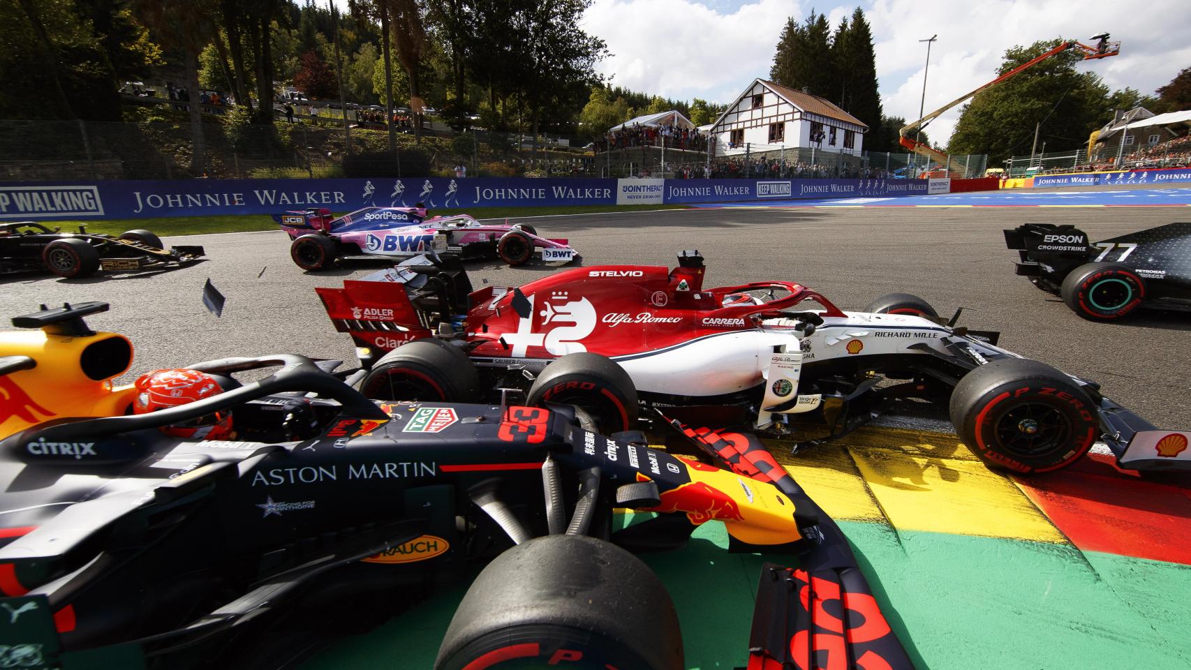 Accidente de Raikkonen y Verstappen