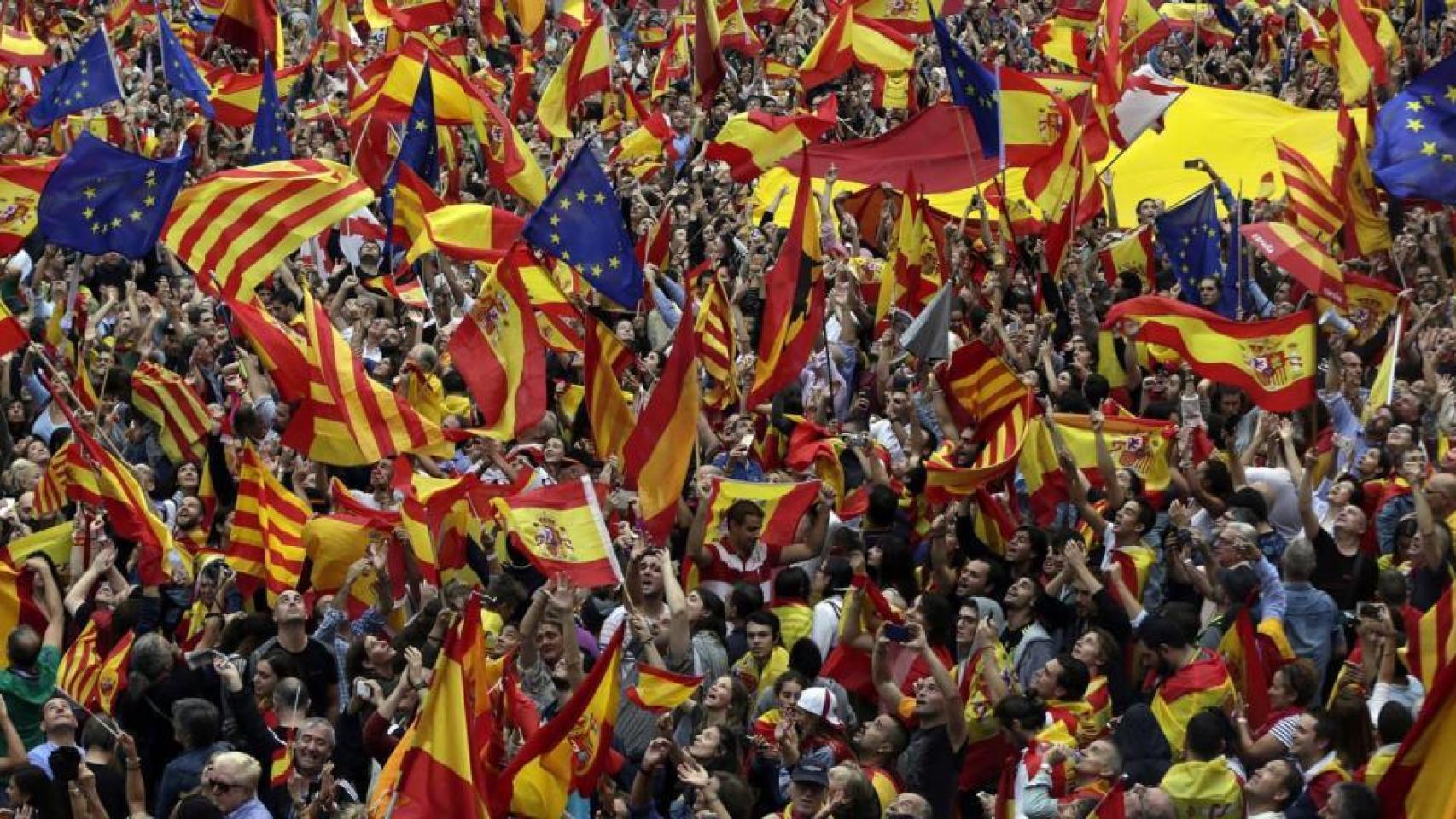 Imagen de la manifestación del 8-O en Barcelona contra la independencia.