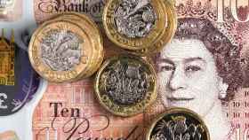 La libra registra su valor más bajo ante el posible anticipo de las elecciones en Reino Unido