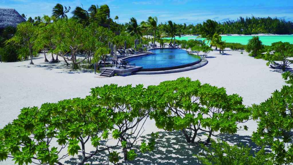 Cada villa tiene su propio acceso privado a la playa y una espectacular piscina.