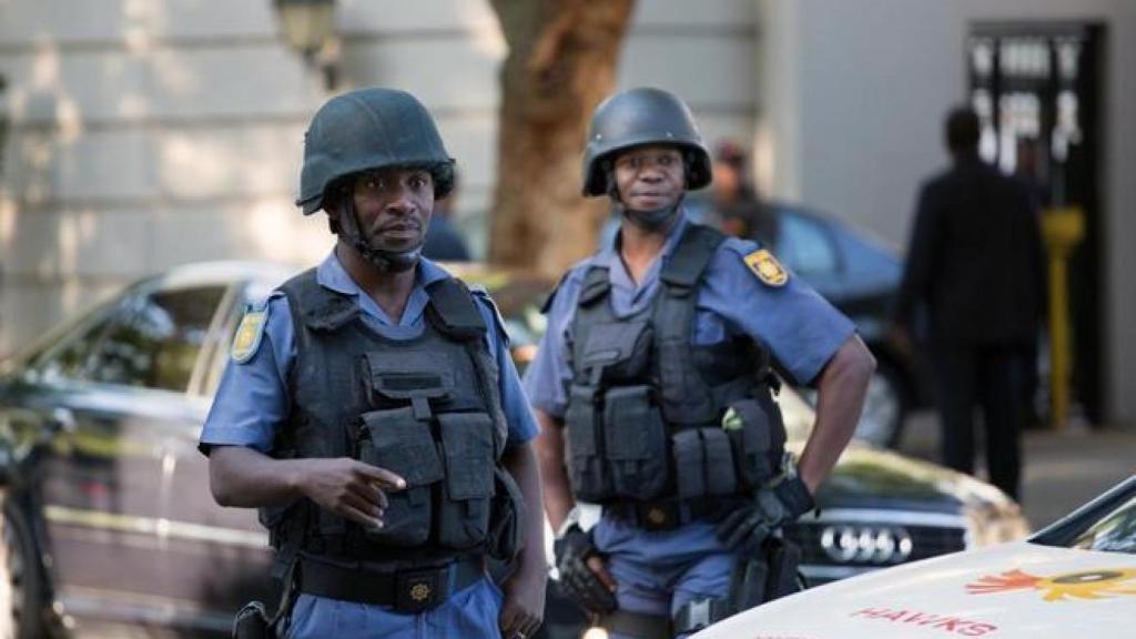 Policías sudafricanos.