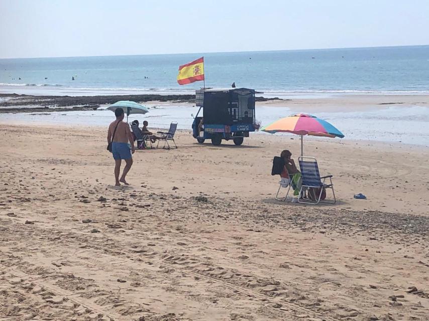 Carrito de los pasteles en una playa de Chipiona, Cádiz.