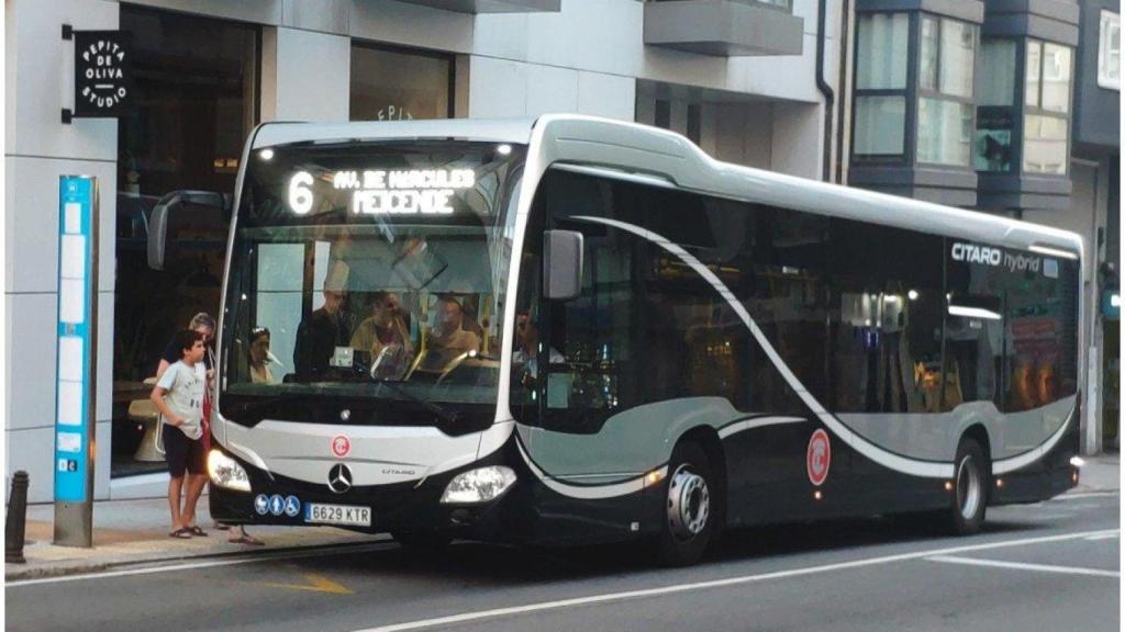 Un bus híbrido, a prueba en la línea 6 de A Coruña