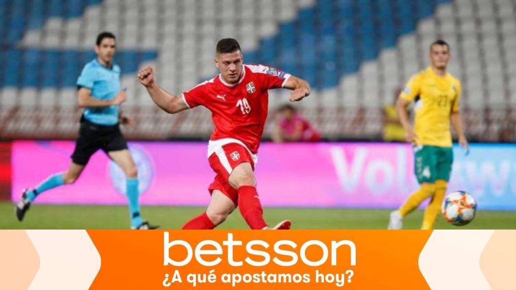 Luka Jovic con Serbia.