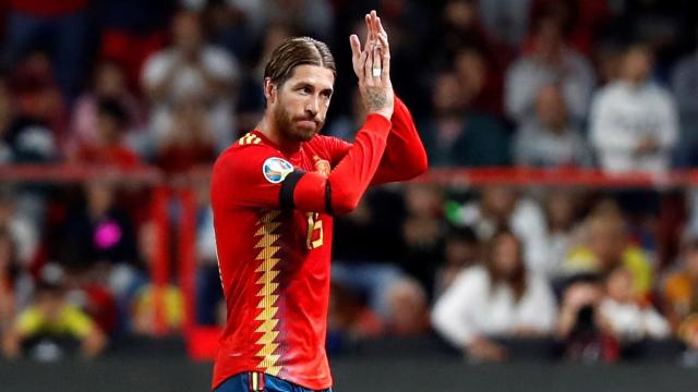 Sergio Ramos, siendo sustituido con la Selección