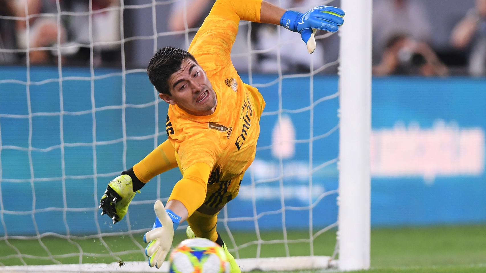 Courtois durante un partido con el Real Madrid.