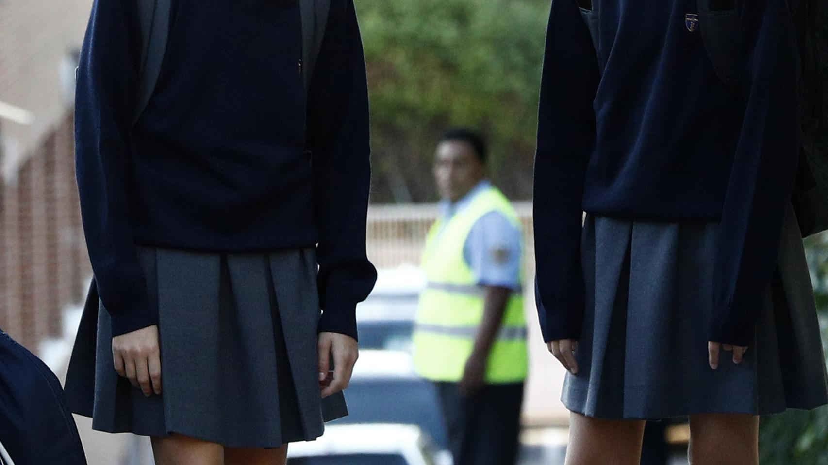 Felipe y Letizia acompañan a Leonor y a Sofía a la vuelta al colegio