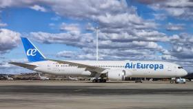 Air Europa volverá a operar desde el aeropuerto de Santiago vuelos con Tenerife y Lanzarote