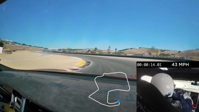 Tesla Model S corriendo por Laguna Seca