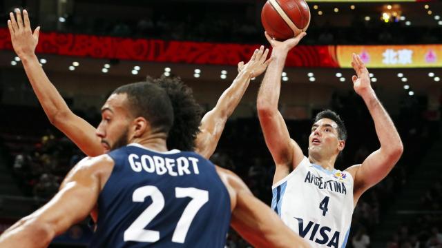 Scola, durante el partido entre Argentina y Francia