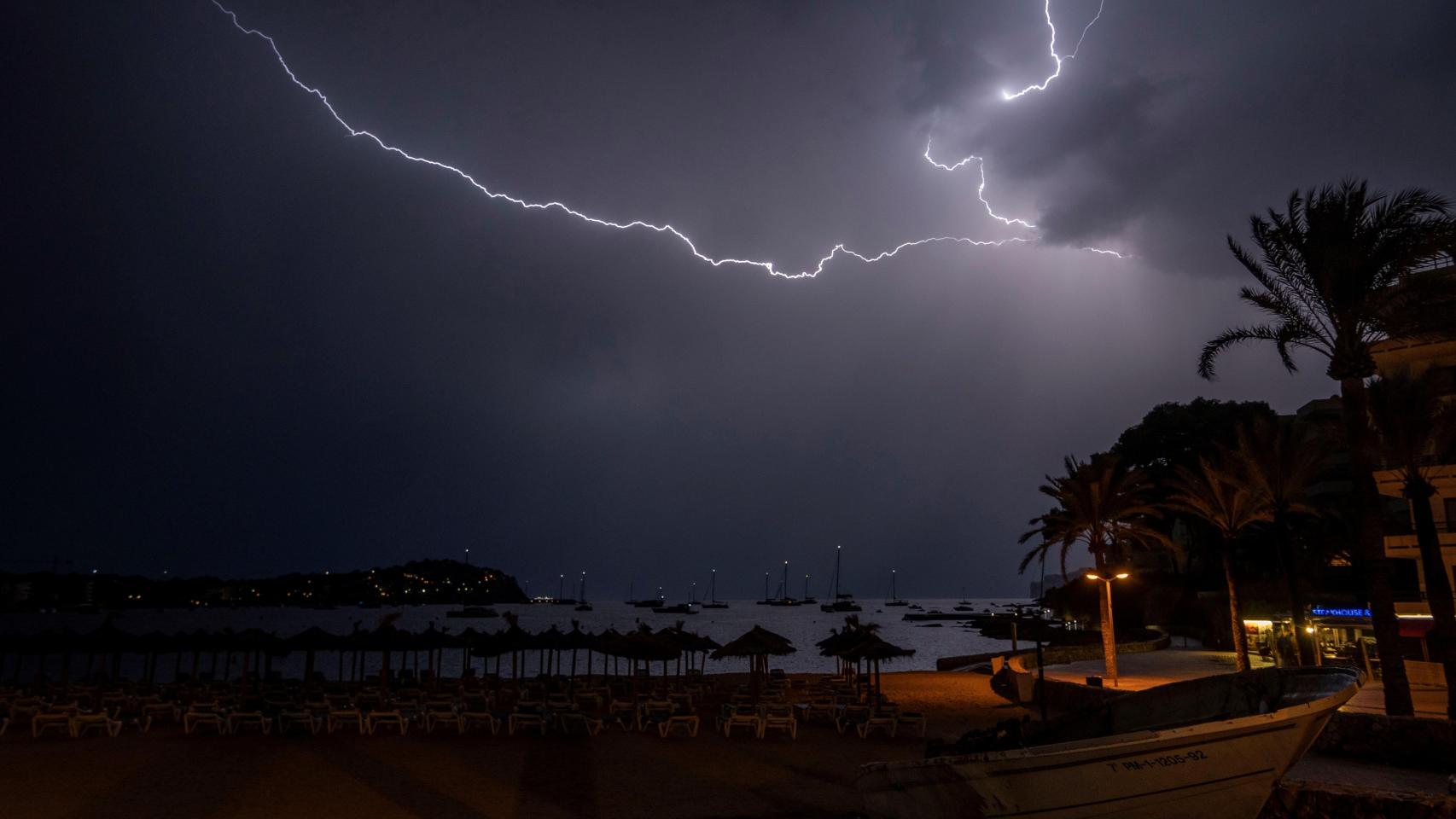 Tormenta eléctrica registrada la madrugada de este sábado en Mallorca.