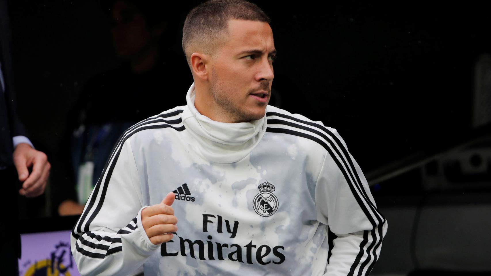 Eden Hazard saliendo del túnel de vestuarios del Santiago Bernabéu