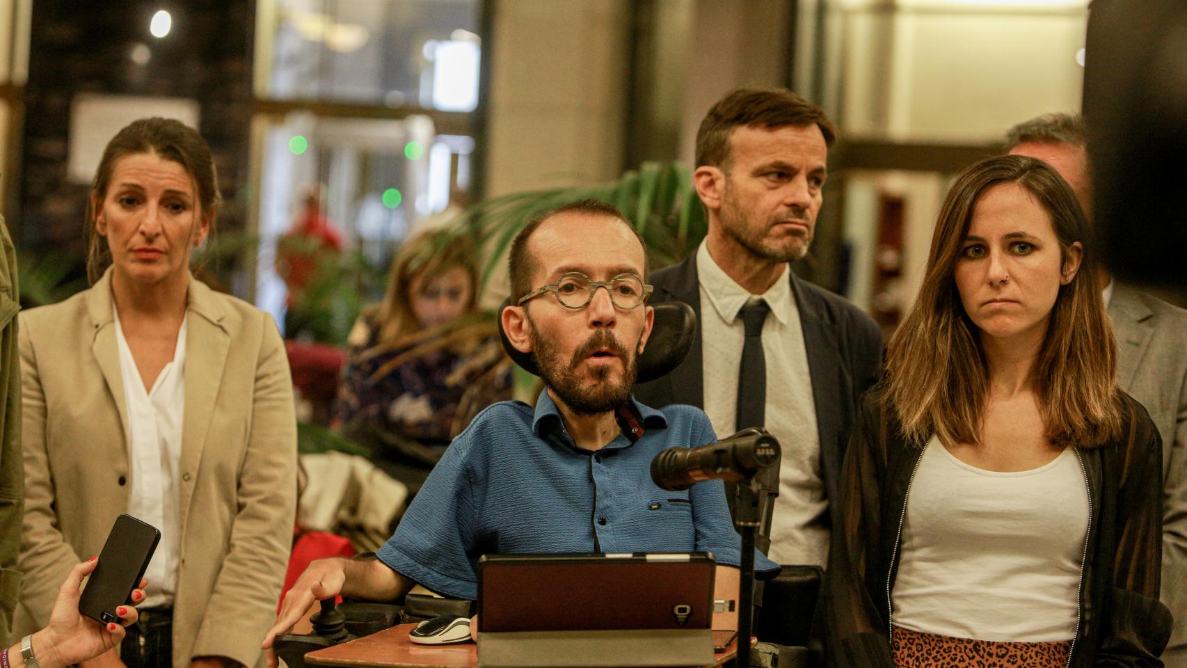 Yolanda Díaz, Enrique Santiago, Pablo Echenique y Ione Belarra, parte del equipo negociador de UP.