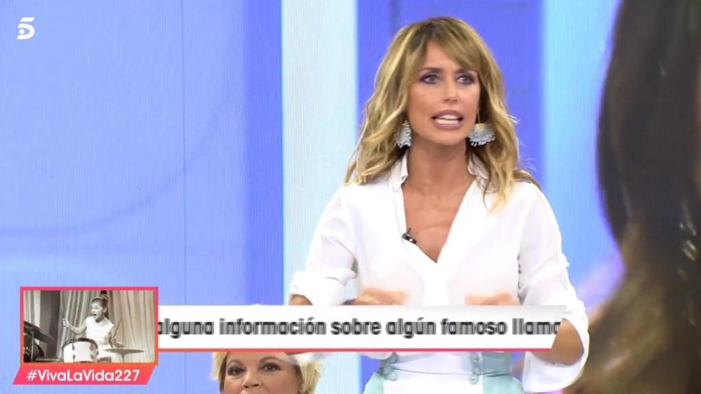 Emma, en el momento en el que se levanta para hacer su defensa de Sofía Suescun.