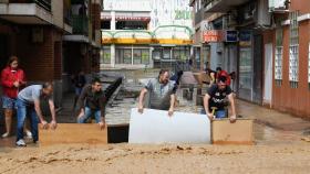 El agua caída interrumpe el servicio de Metro en L9 entre Arganda y La Poveda.