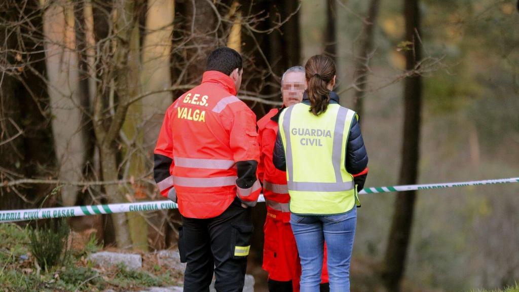 La Guardia Civil custodia las Inmediaciones de la vivienda donde se cometió el crimen el pasado mes de marzo.