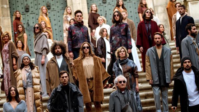 Adolfo Domínguez ha vuelto a sus orígenes en su desfile en Ourense.