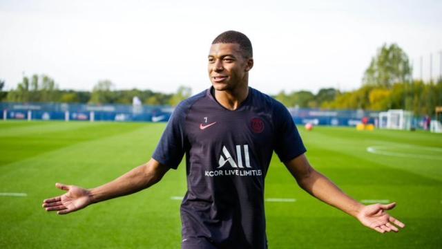 Mbappé, en un entrenamiento con el PSG. Foto: Twitter (@PSG_inside)