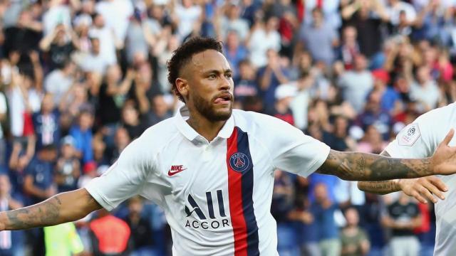 Neymar celebra el tanto ante el Estrasburgo