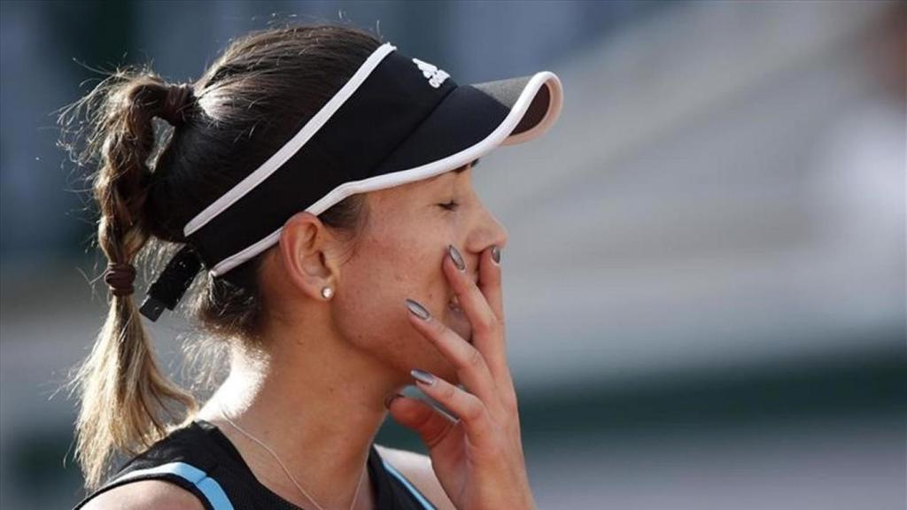 Garbiñe Muguruza se lamenta en Osaka.