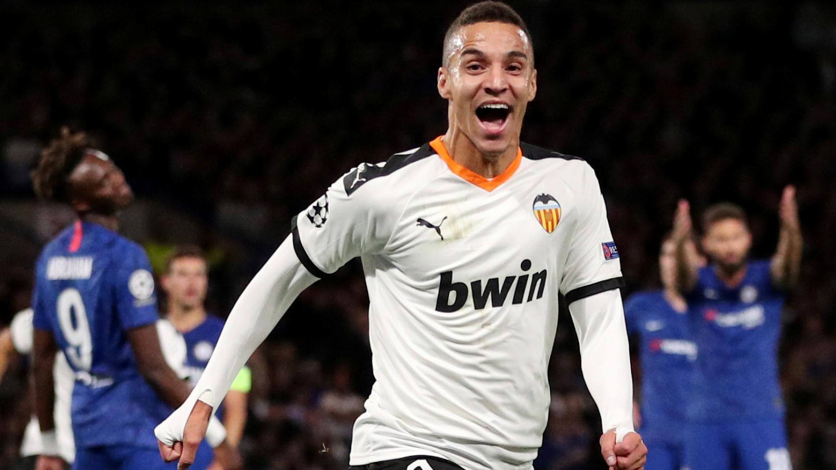 Rodrigo Moreno celebra el gol del Valencia ante el Chelsea