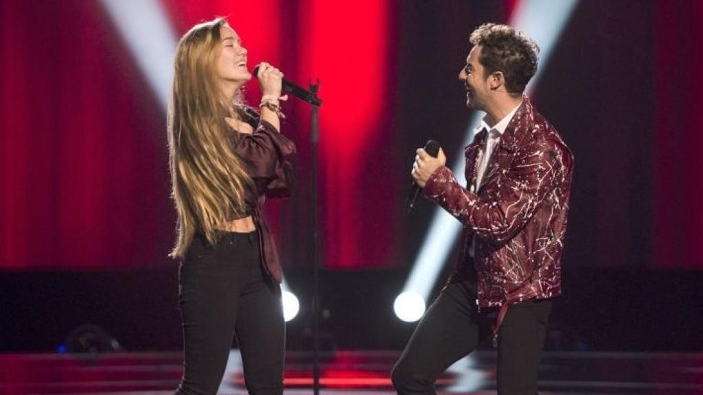 Malu Salgado cantando junto a David Bisbal en 'La Voz Kids'