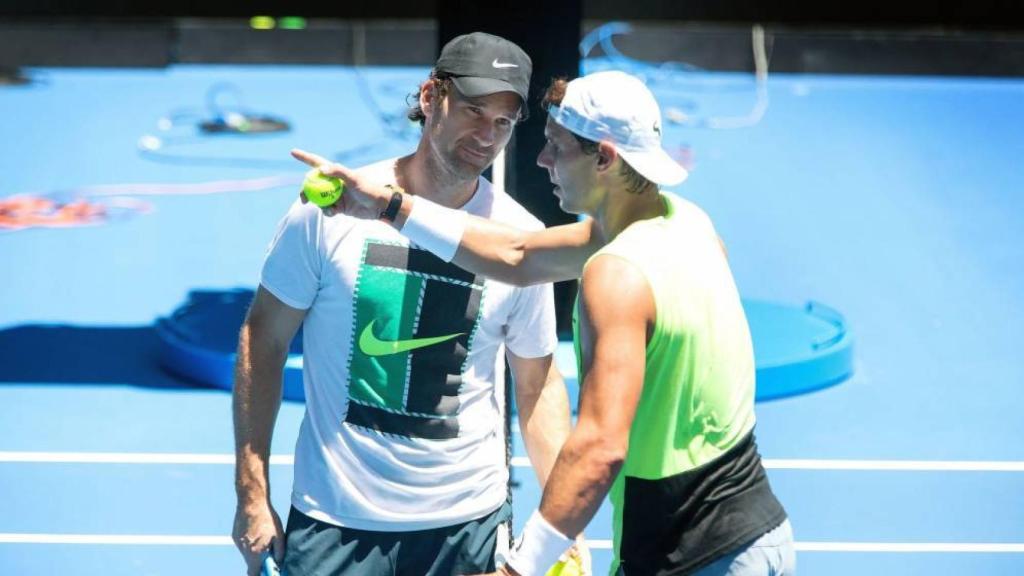 Rafa Nadal y Moya en un entrenamiento.