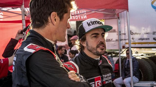 Fernando Alonso prepara el Dakar 2020 en Toyota junto con Marc Coma