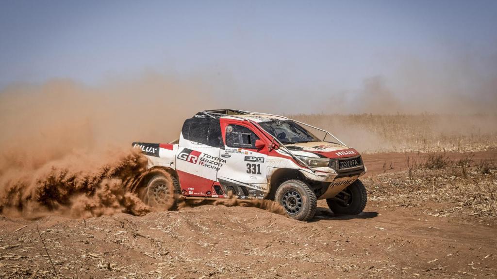 Fernando Alonso prepara el Dakar 2020 en Toyota junto con Marc Coma