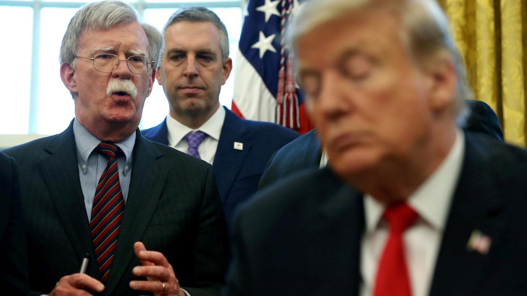 John Bolton, exasesor de Seguridad Nacional, y Donald Trump, presidente de Estados Unidos.