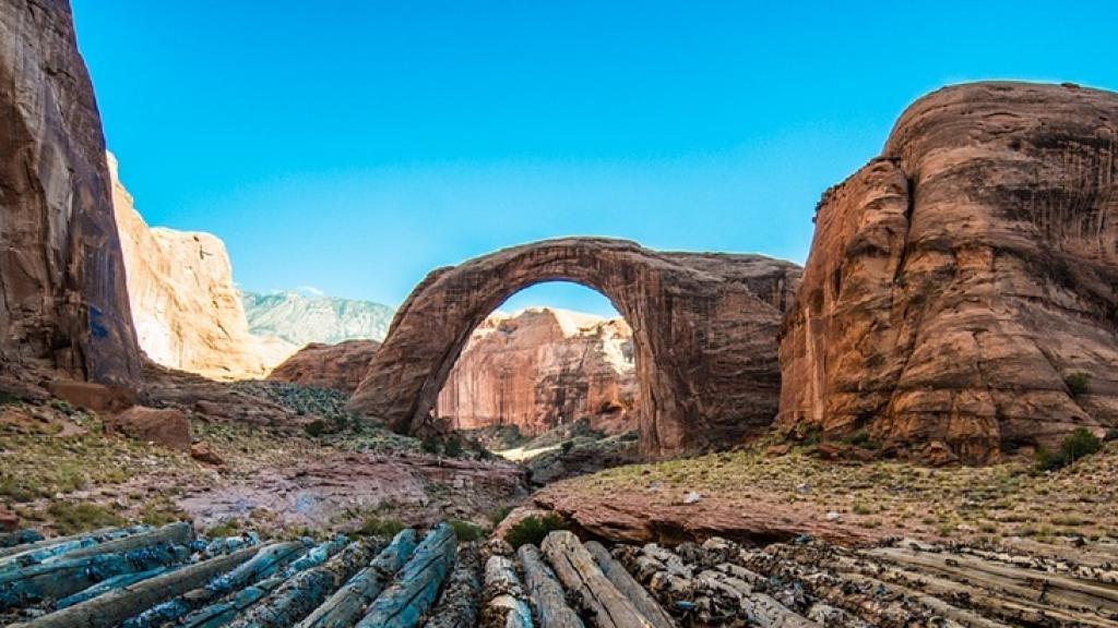 Uno de los puentes naturales más alto del mundo, el Rainbow Bridge National Monument.