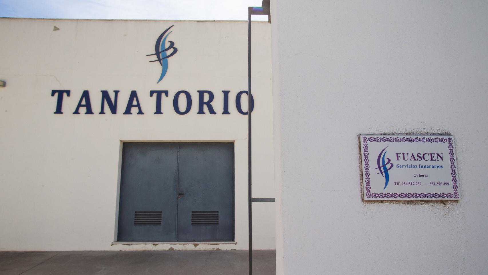 Los tanatorios sevillanos de los horrores: cadáveres en garajes, gusanos y  cucarachas