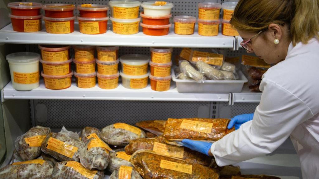 Productos de la firma en el interior de la fábrica de 'Sabores de Paterna'.