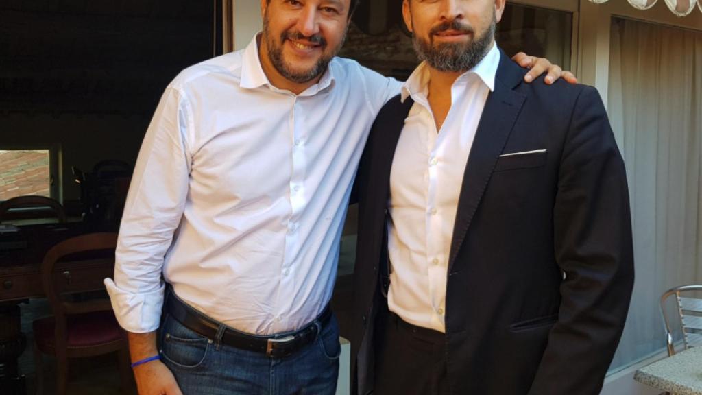 El líder de La Liga, Matteo Salvini, junto al presidente de Vox, Santiago Abascal, este viernes en Roma.