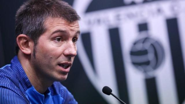 Celades, técnico del Valencia, en rueda de prensa.