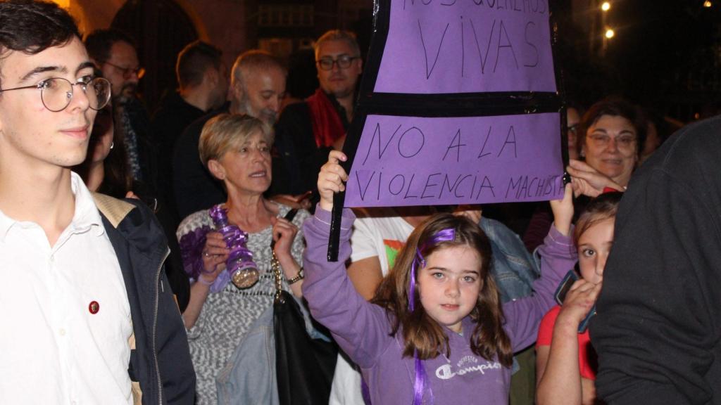Las imágenes de la noche violeta en A Coruña por la emergencia feminista