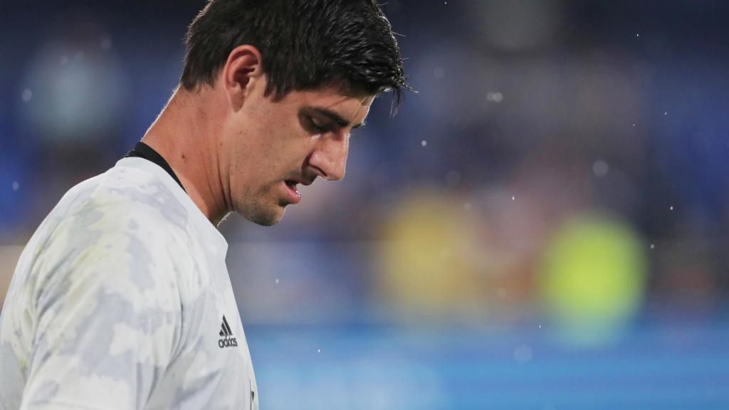 Courtois, durante un calentamiento del Real Madrid