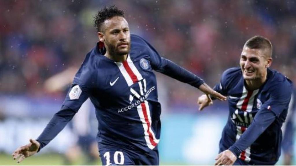 Neymar celebrando su tanto ante el Lyon.