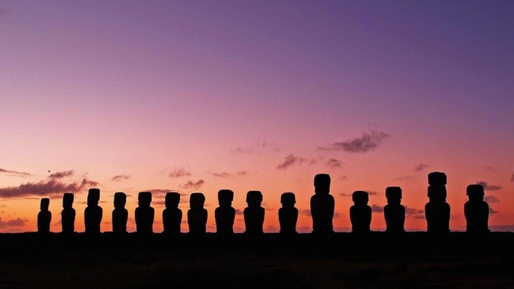 Los quince moai más célebres de Isla de Pascua resistieron a un tsunami en 1960.