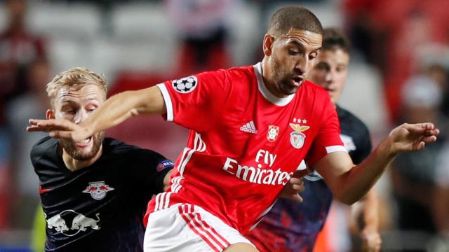 Adel Taarabt, con el Benfica en Champions League