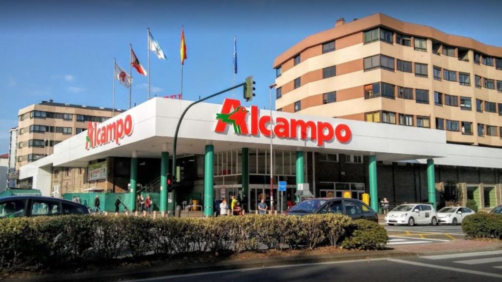 El hipermercado Alcampo de Coia en Vigo (Pontevedra)