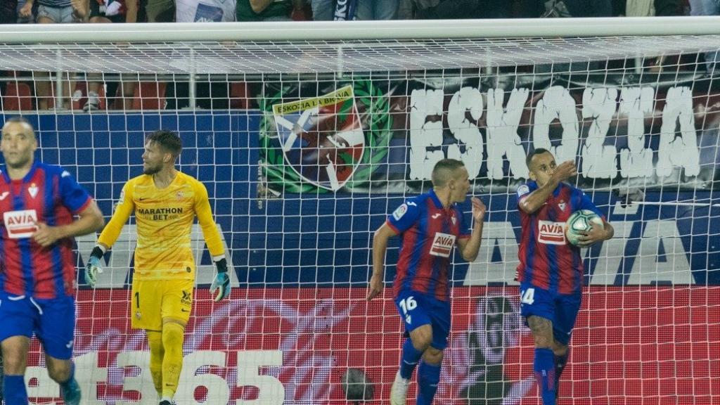 Orellana celebra su gol en el Eibar - Sevilla. Foto: Twitter (@SDEibar)