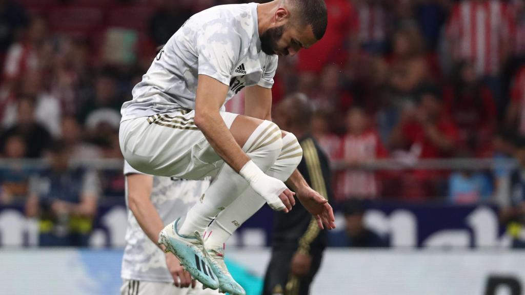 Calentamiento de Benzema en el Wanda Metropolitano