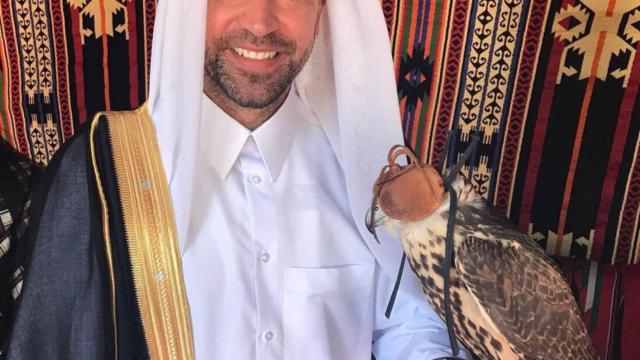 Xavi Hernández, con un atuendo tradicional de Catar