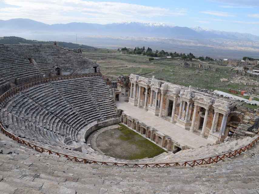 El teatro de Hierápolis tenía capacidad para más de 15 mil espectadores.