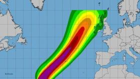 El huracán Lorenzo podría afectar el jueves a la costa de A Coruña