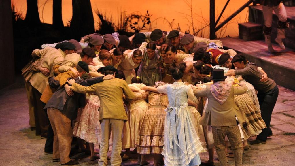 Imagen de la producción de El Caserío, en el Teatro de la Zarzuela.